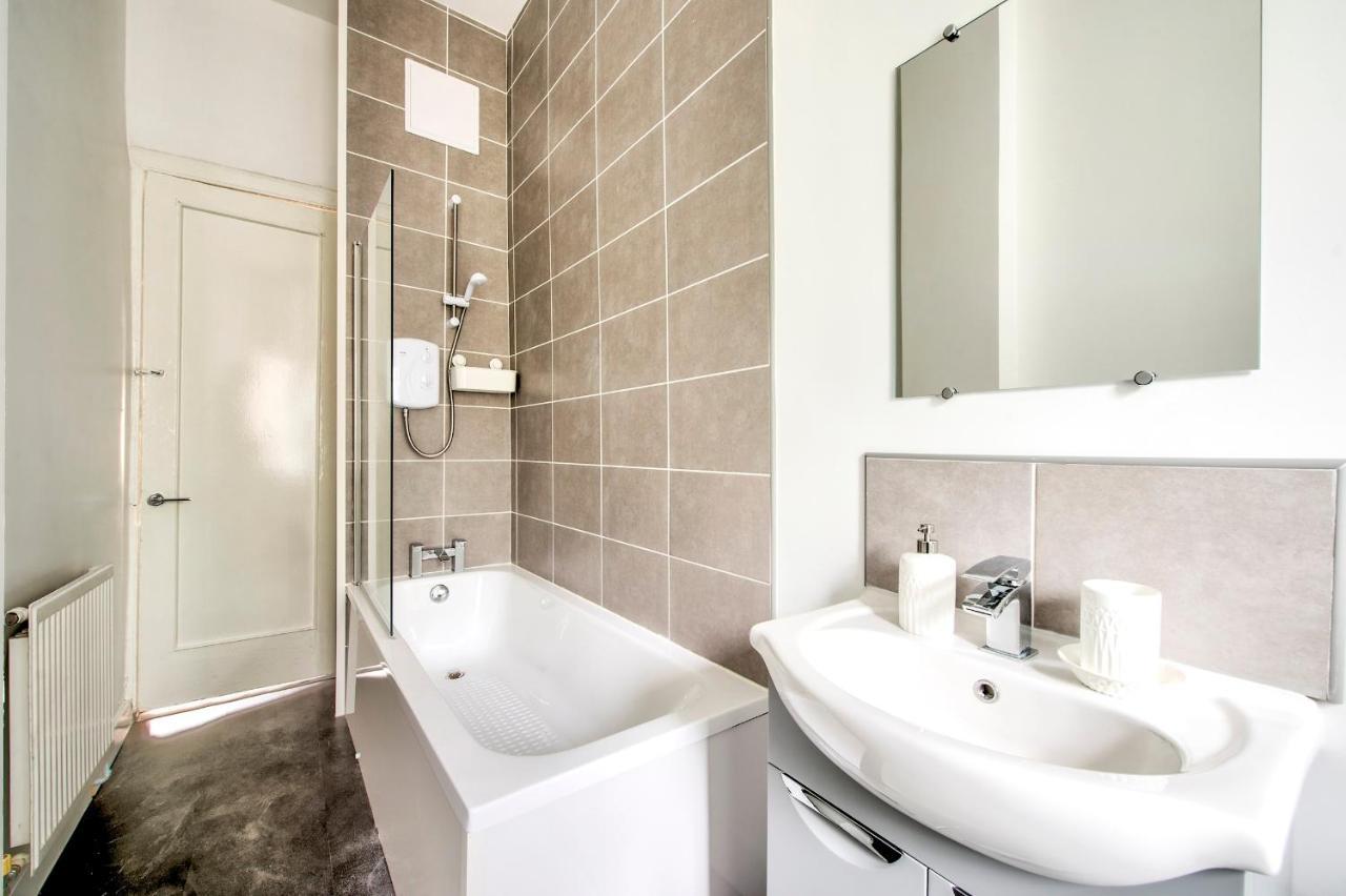 Apartmán Pass The Keys Stylish 2 Bed In Heart Of West End Glasgow Exteriér fotografie